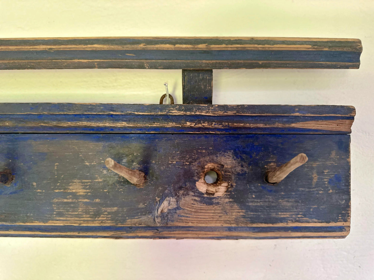 Primitive Set of Wall Hooks in Original Cobalt Blue