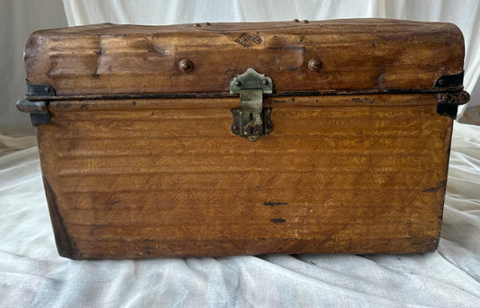 Early 20th Century English Metal Travelling Trunk With Original Faux Bois Painted Finish